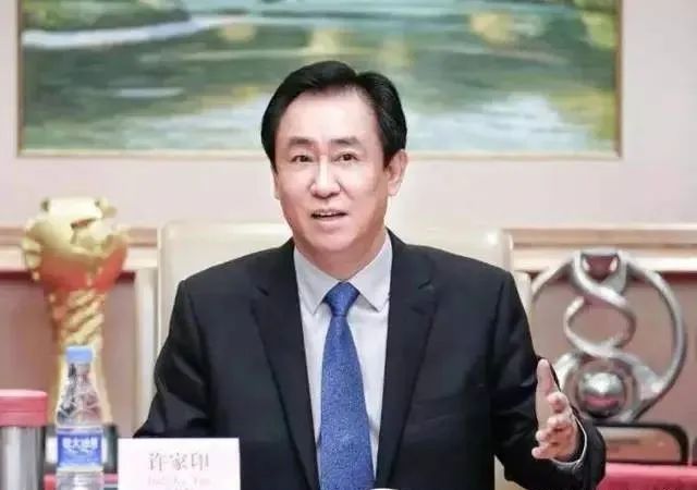 许家印恒大新球场效果图,许家印设计造型