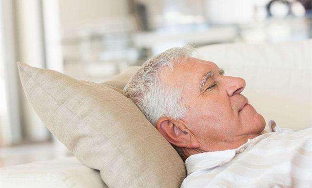 眉毛长就长寿有道理吗,眉毛长长寿还是眉毛短长寿