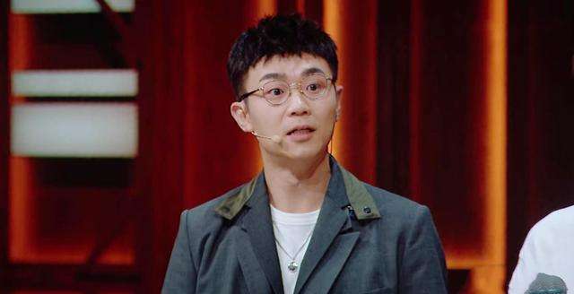 大鹏屌丝男士是真的好看,大鹏屌丝男士放到现在是什么水平