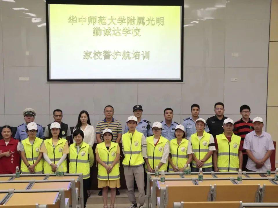 聚四海英才之荟萃，光明这所高标准学校正在崛起