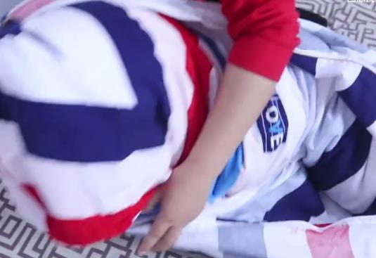 最快又最简单的套被子的方法,教你一个套厚被子的小妙招