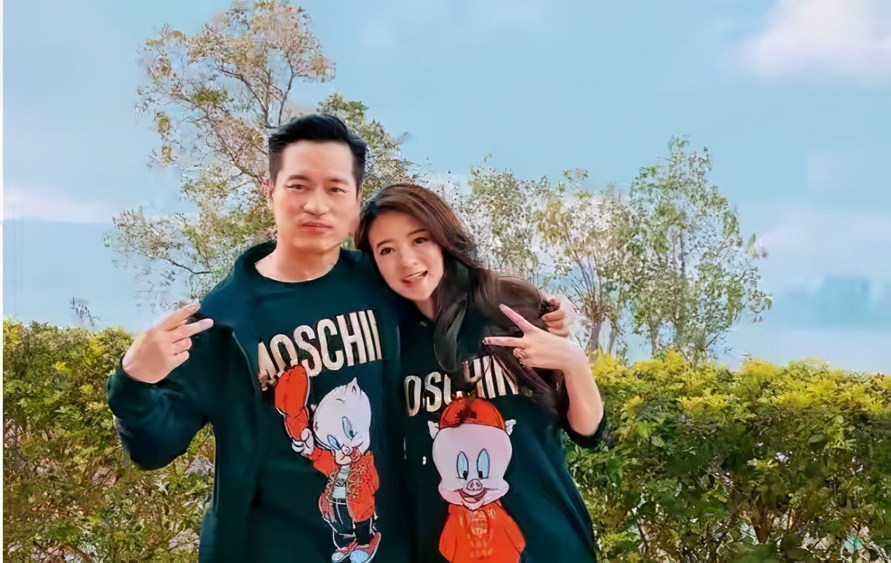 安以轩生二胎晒幸福，家中豪宅大气又精致，嫁富商老公婚后受宠