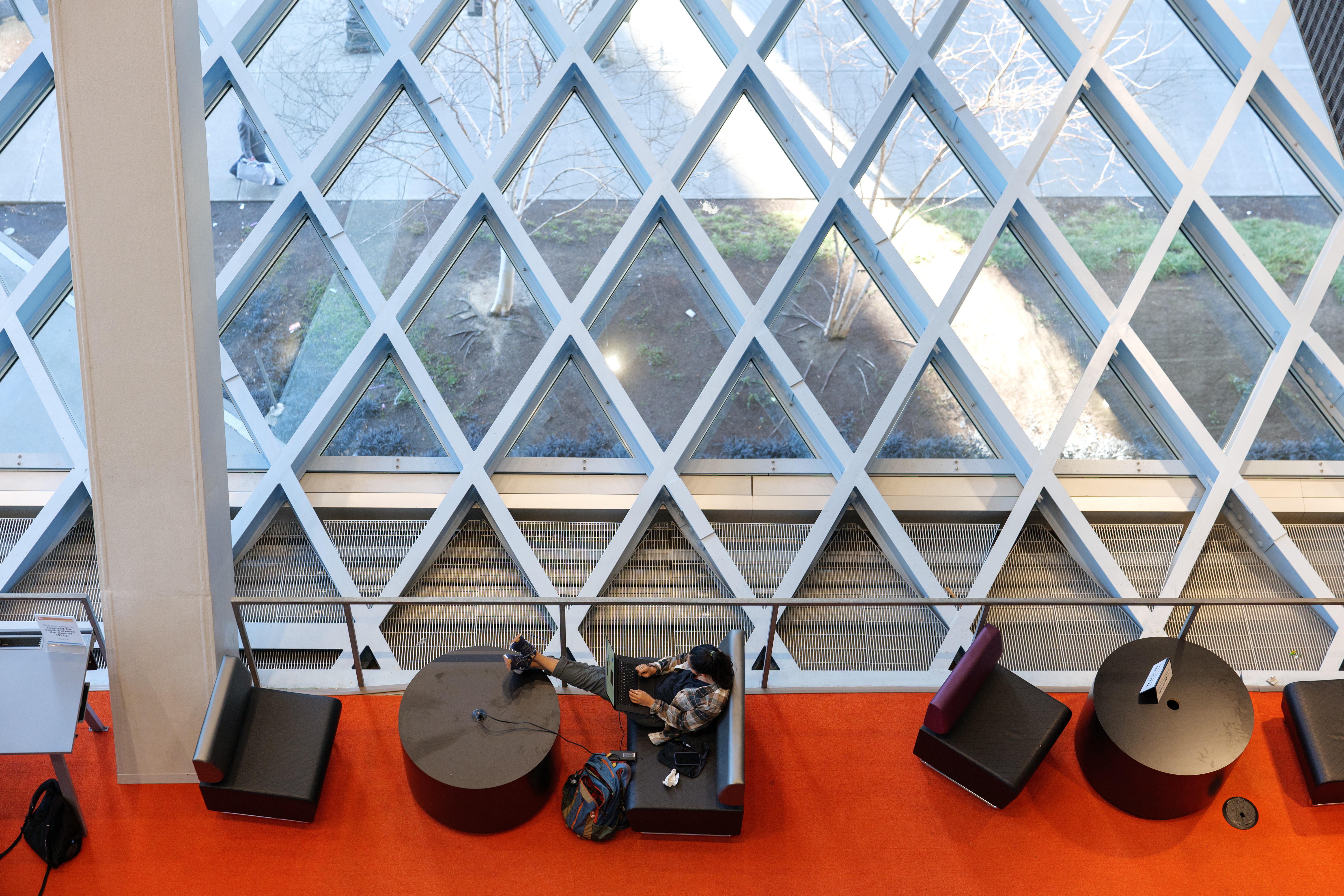 松下50mmf1.8镜头最近对焦距离,松下50mmf1.4全画幅微单镜头