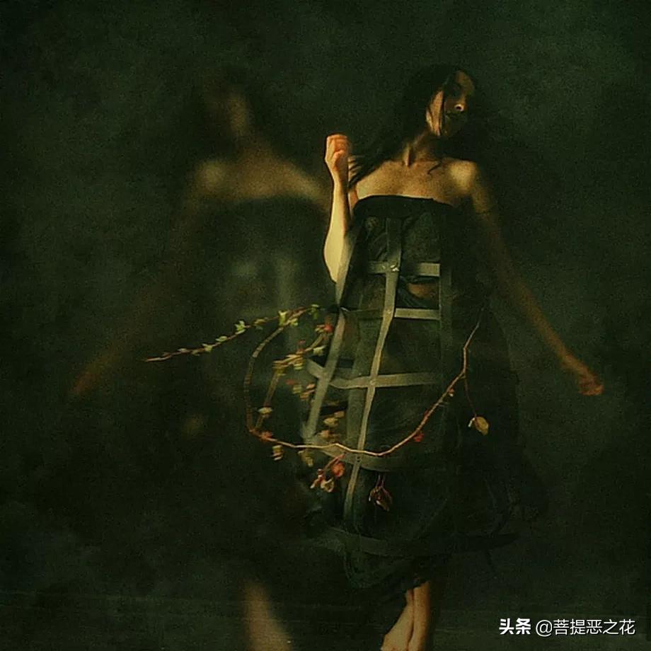 是我想太多还是这世界越来越疯狂,是我想太多还是这个世界太疯狂