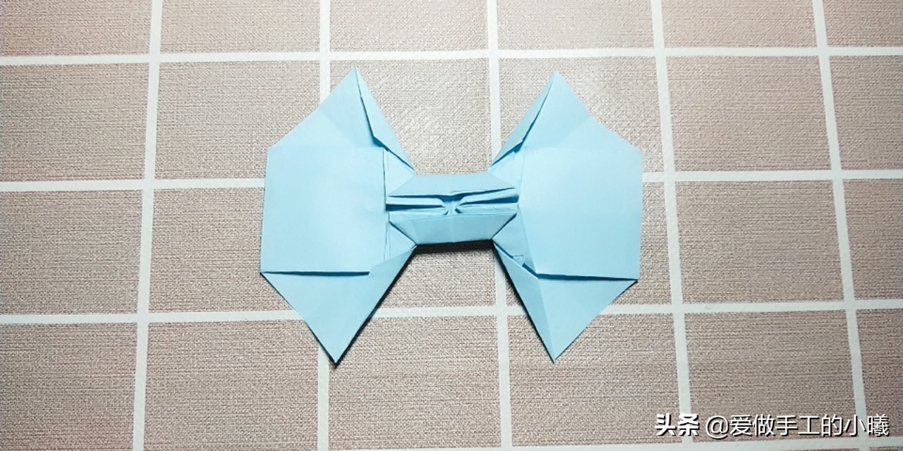 蝴蝶结折纸怎样贴在贺卡上好看,折纸简单又漂亮的蝴蝶结收纳盒