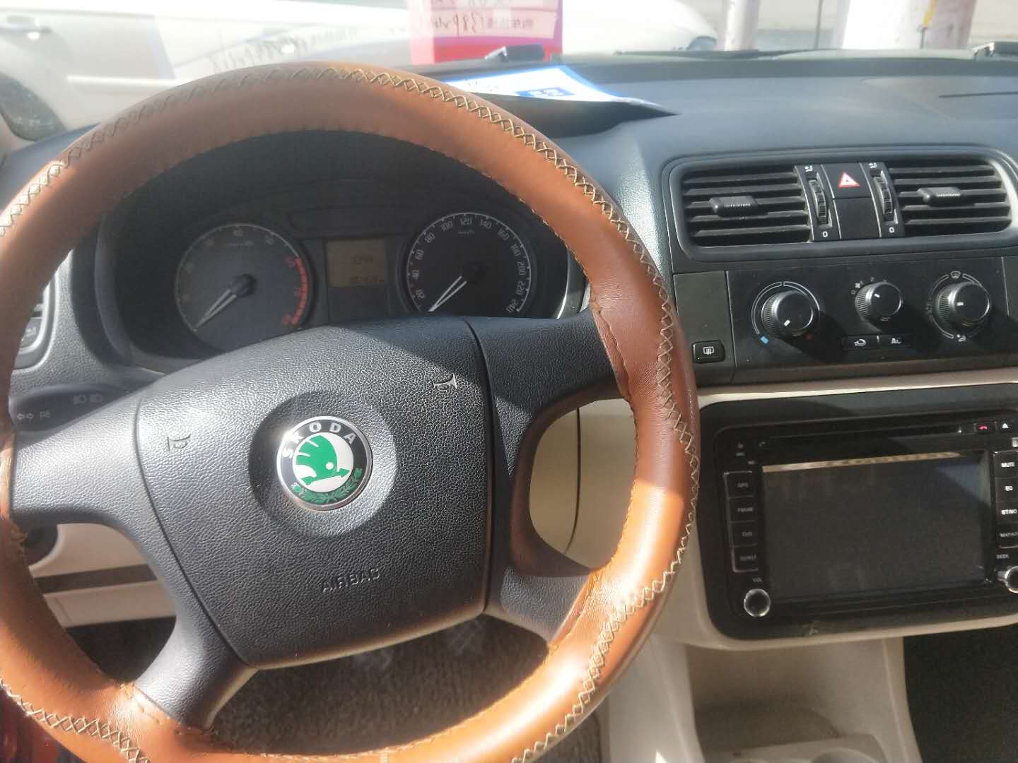 大众polo2011款1.4l二手多少钱,二手大众polo哪款最值得购买