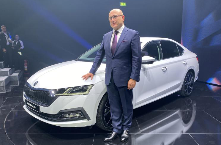 斯柯达明锐金色2019尾标带字母,斯柯达全新明锐19款