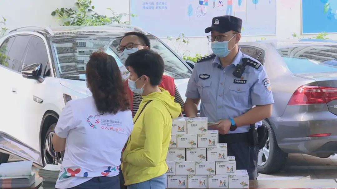 喝完酒几个朋友打牌算不算赌博,开棋牌室算不算聚众赌博违法吗