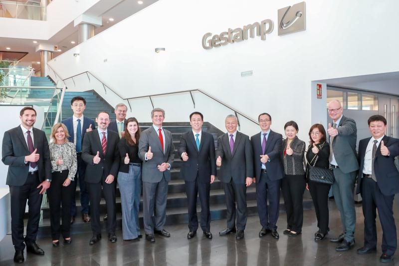 许家印圆造车之梦,许家印去法拉第未来考察