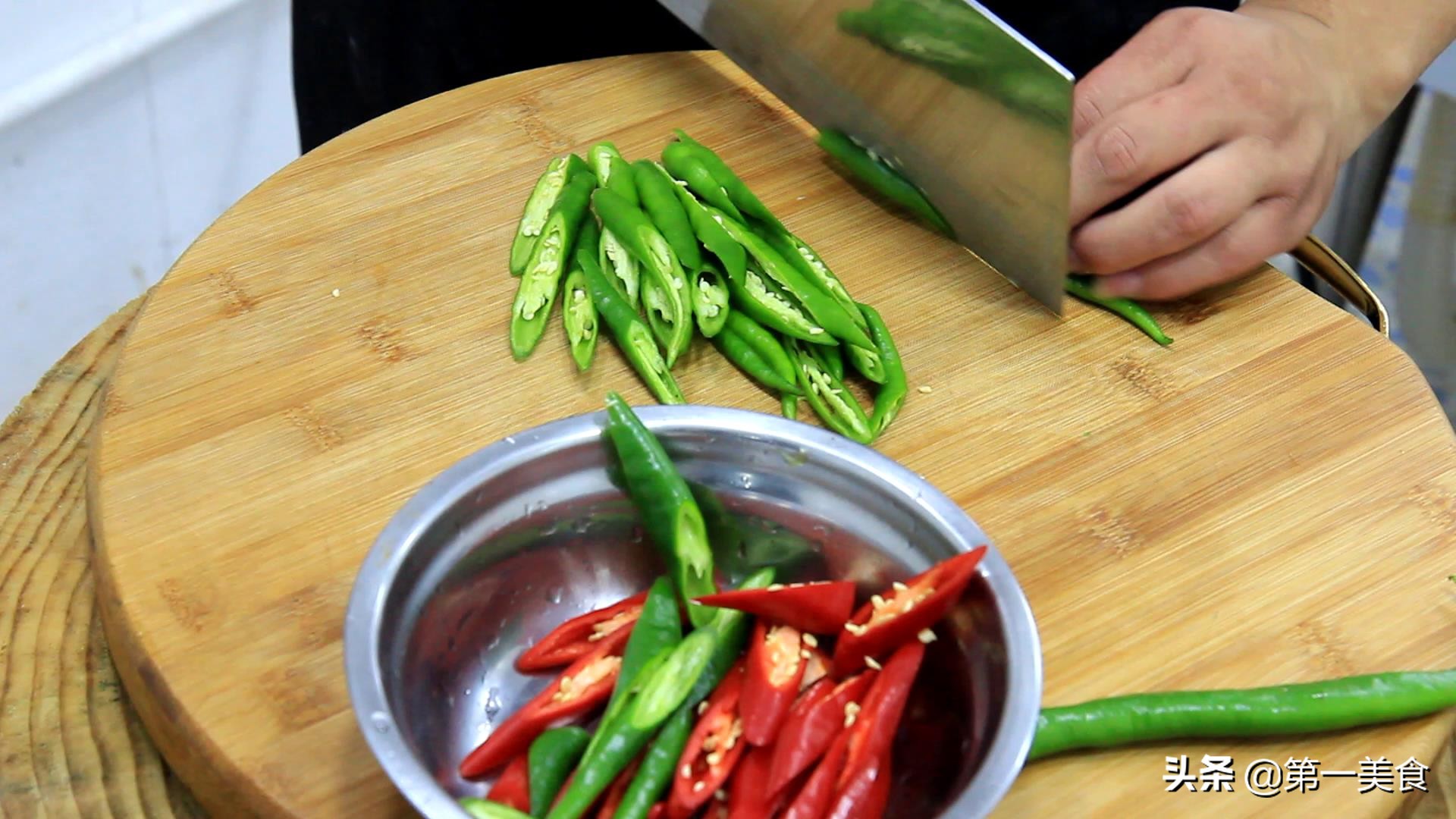 炒肉的时候怎么让肉能够鲜嫩顺滑,炒肉怎么才能炒得又嫩又香
