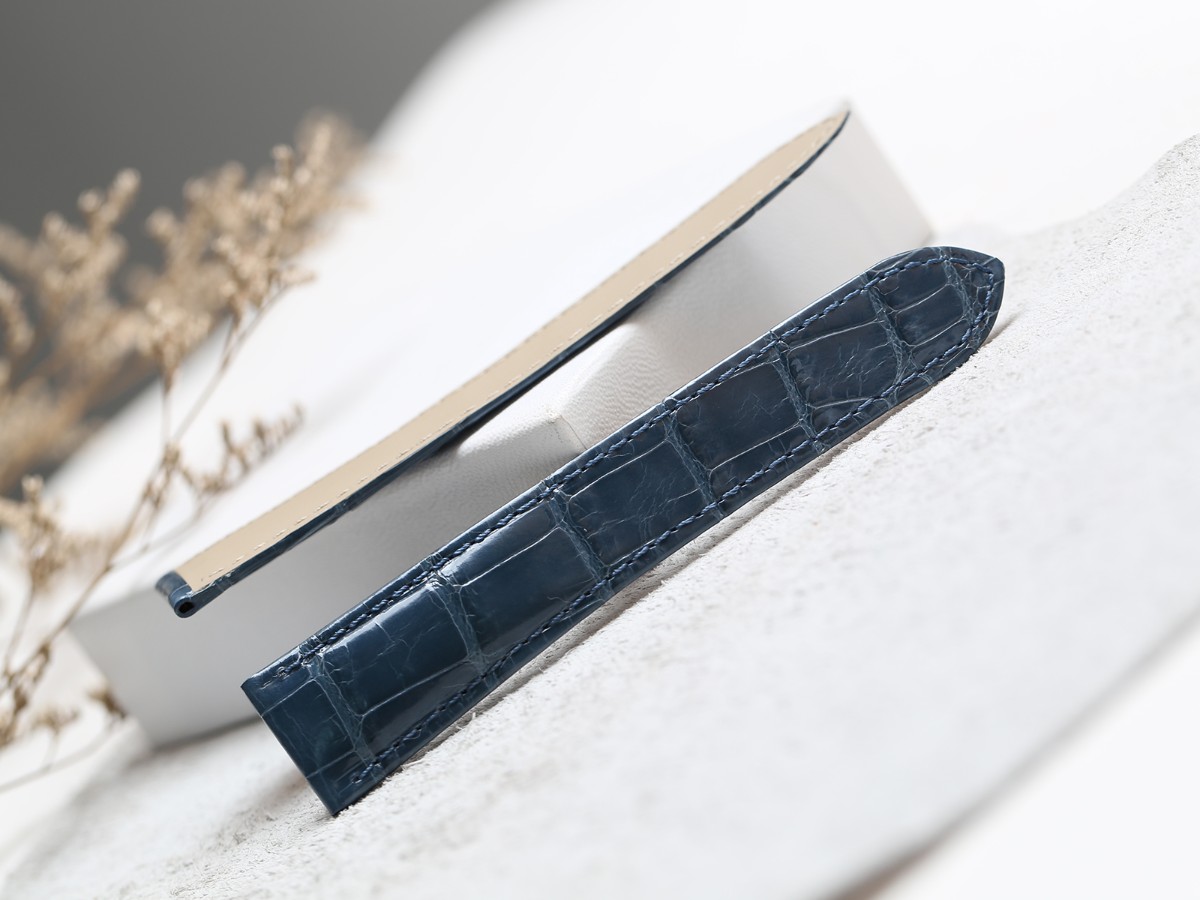 手表皮带有裂纹怎么修复,手表表带松垮怎么修复