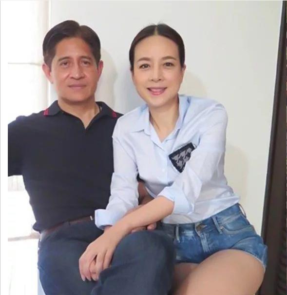 泰国女首富伍伦盼足球,泰国女足总经理伍伦盼写真