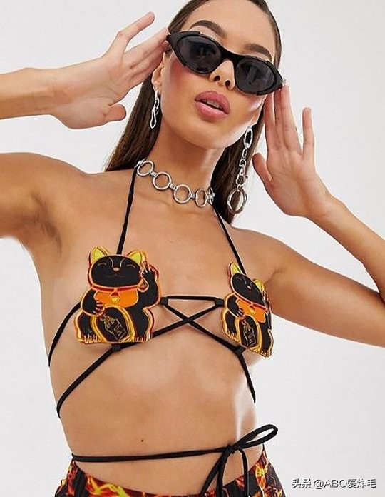 网络大v发表不正当言论,招财猫胸罩