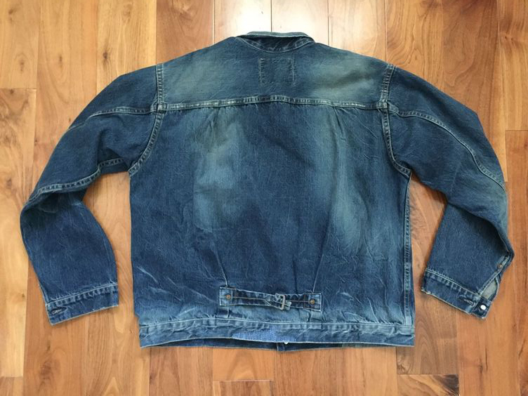 levis牛仔外套背面有标志,levis好看外套经典款
