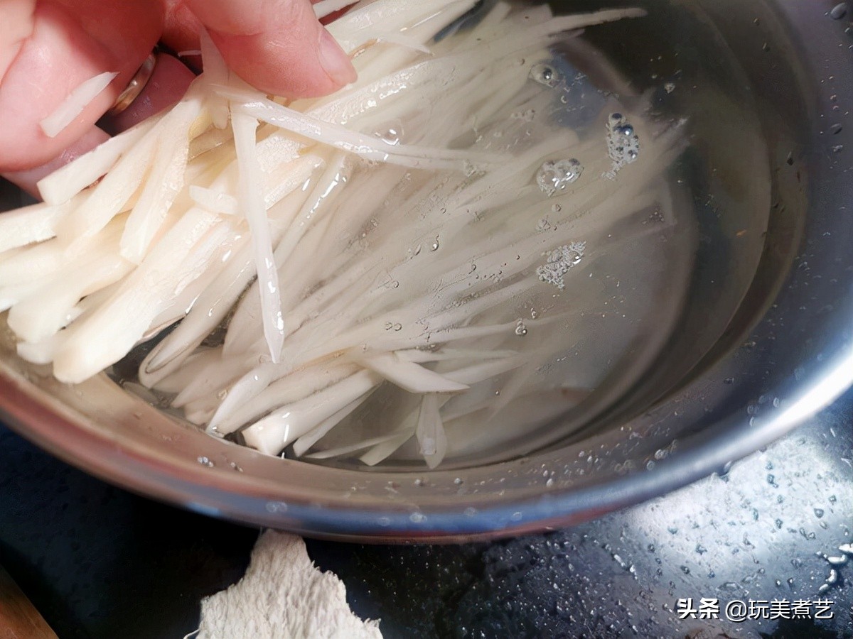 鱼籽嘎嘣脆,麻辣鱼籽藕片