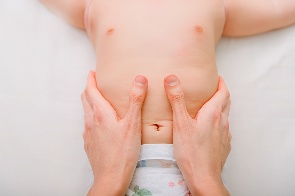 宝宝便秘睡觉可以做排气操吗,宝宝便秘肚子胀最快通便的手法