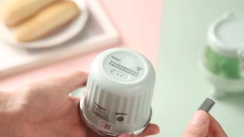 放到包包里的榨汁机,随身携带榨汁机随时喝到新鲜果汁