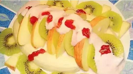 教你如何制作好喝的水果捞,秘制水果捞如何做