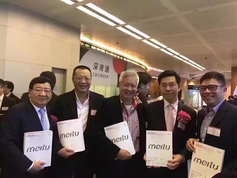 乐百氏的创始人叫何伯权,乐百氏董事长何伯权