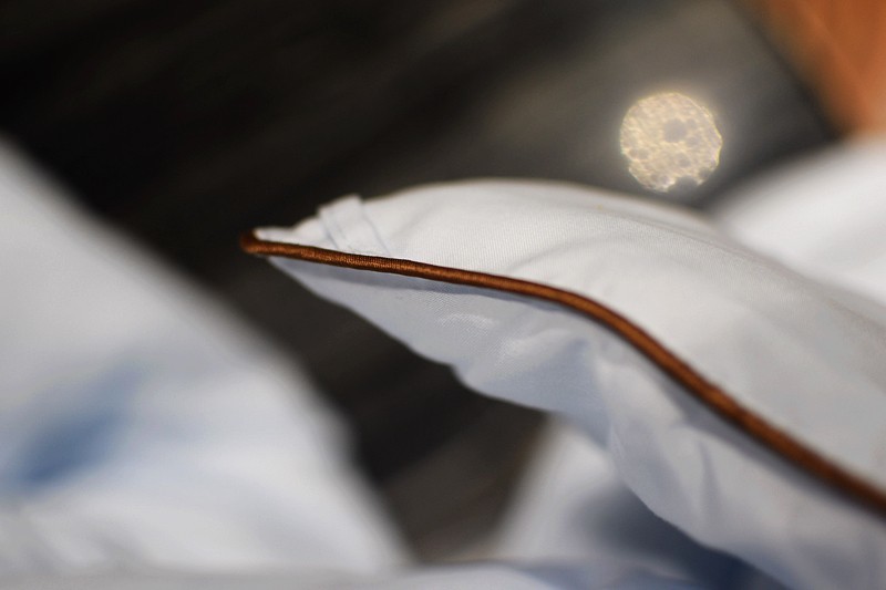 气凝胶复合保温隔热,太空气凝胶超轻柔暖被