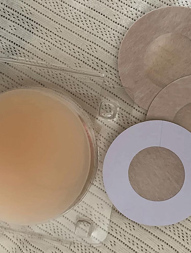 相见恨晚！吊带里面怎么穿，神仙胸贴告诉你