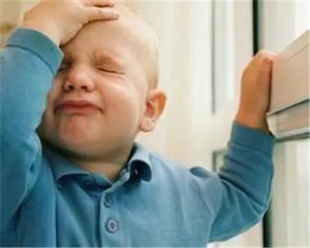 小宝宝便秘的症状有哪些,一周半宝宝便秘严重大便特别粗硬