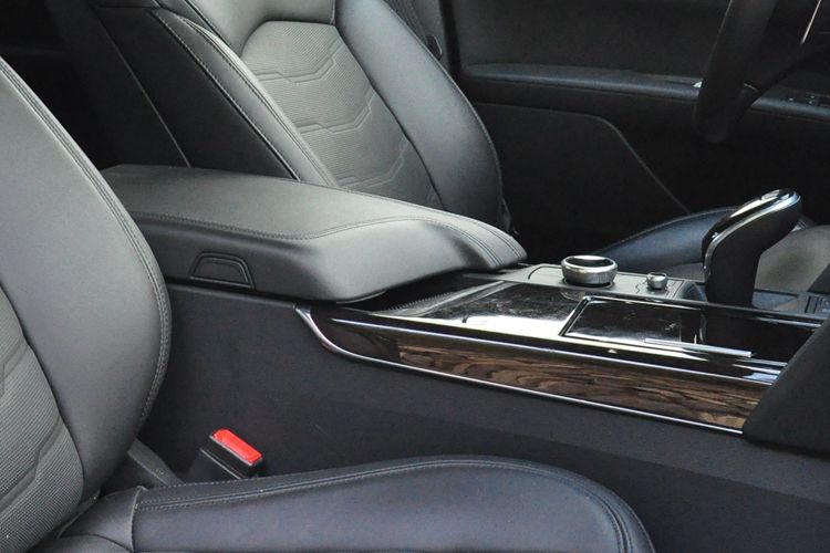 试驾凯迪拉克ct6入门车型,胖哥试驾凯迪拉克ct628t精英