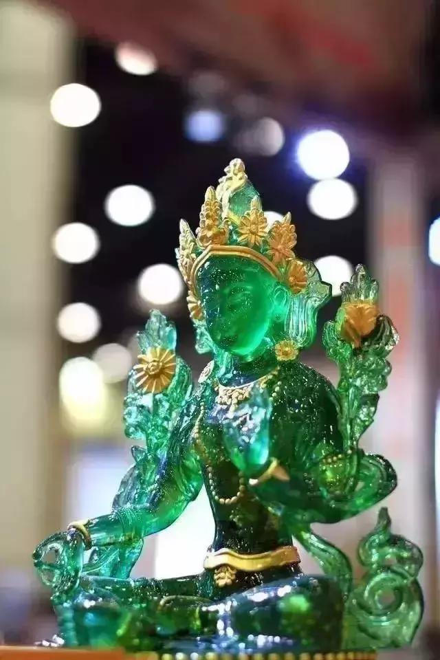皇帝也会被骗？泰国镇国至宝，价值20亿的翡翠佛很可能不是翡翠