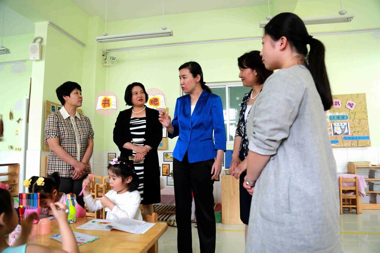 孩子在幼儿园被抓脸怎么处理,孩子幼儿园第一天开学就被抓破脸