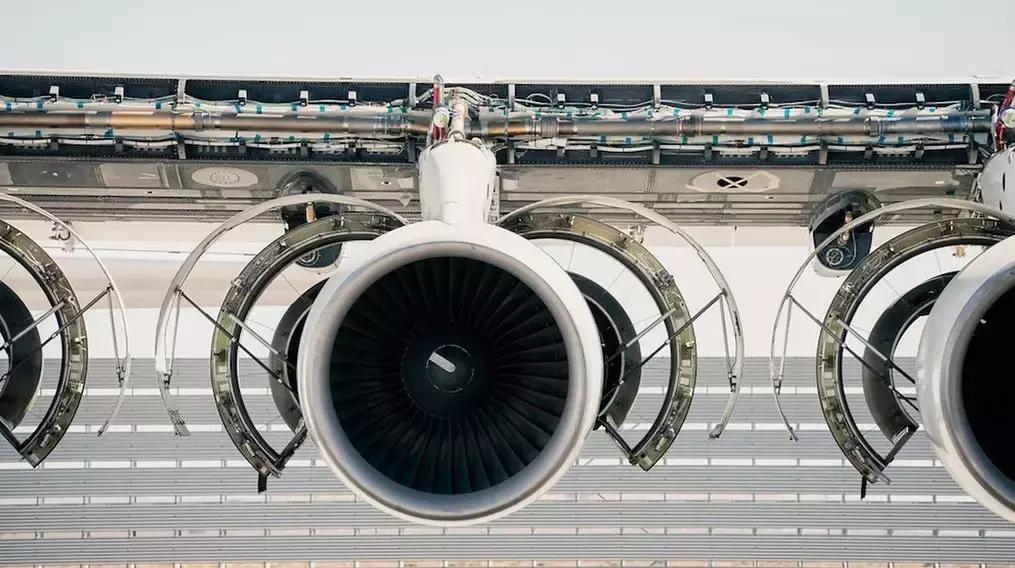 微软研发世界上最大商用飞机,世界最大飞机试飞