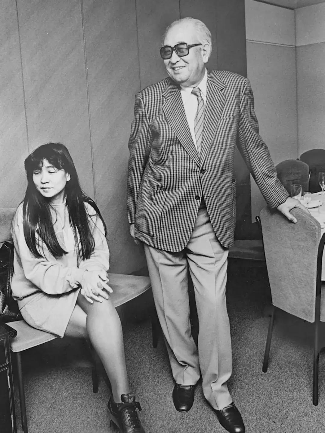 世人说我的爸爸是神，但他就是个普通人