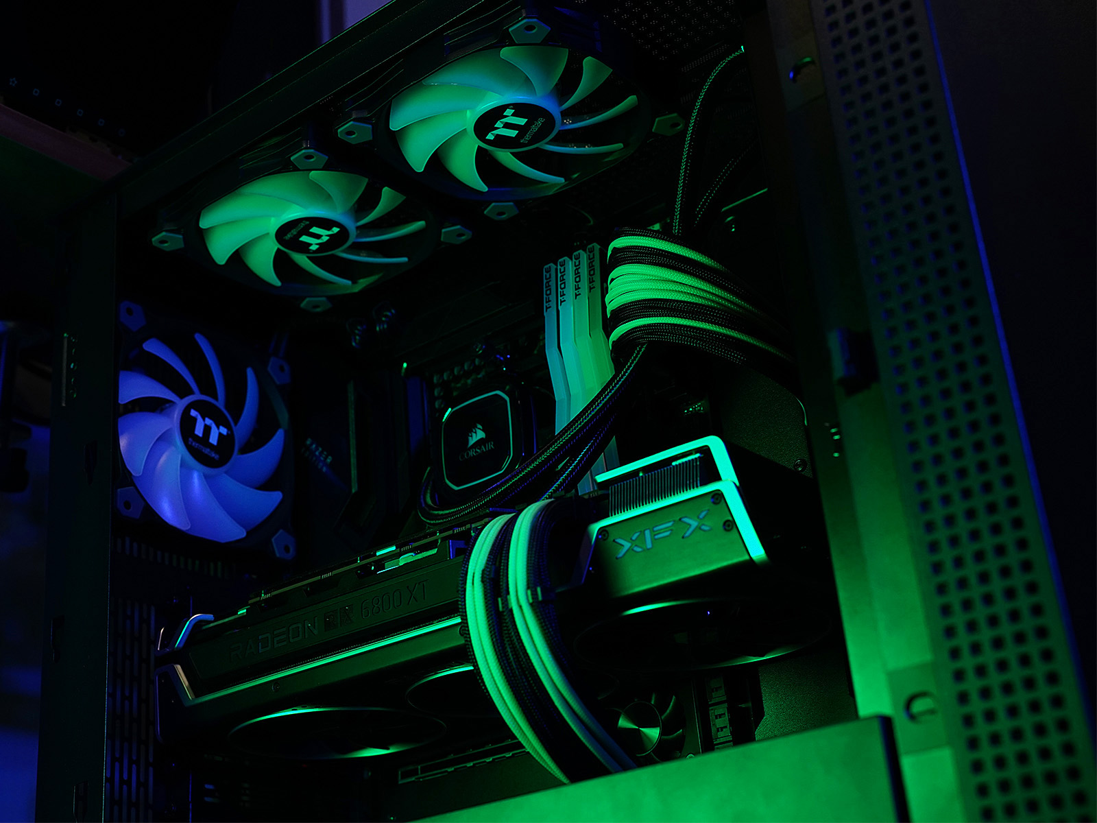 浼氳烦鑸炵殑妗屾父,浼氳烦鑸炵殑鎵嬫満妗岄潰