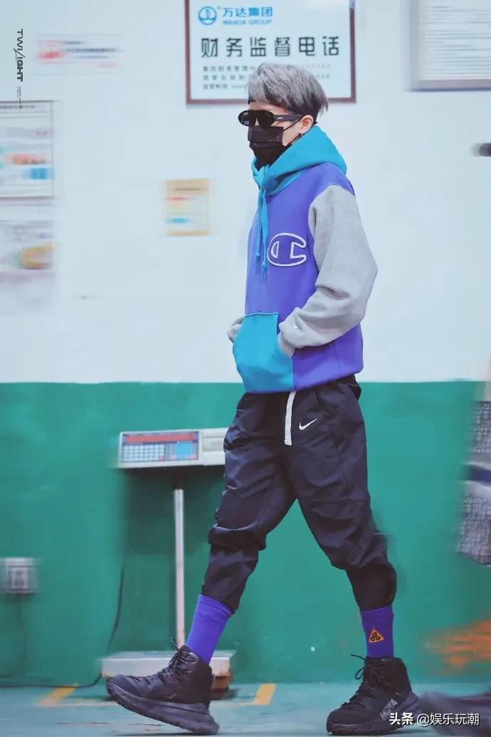 张艺兴刘雨昕ck广告视频,ck代言人刘雨昕最新内衣