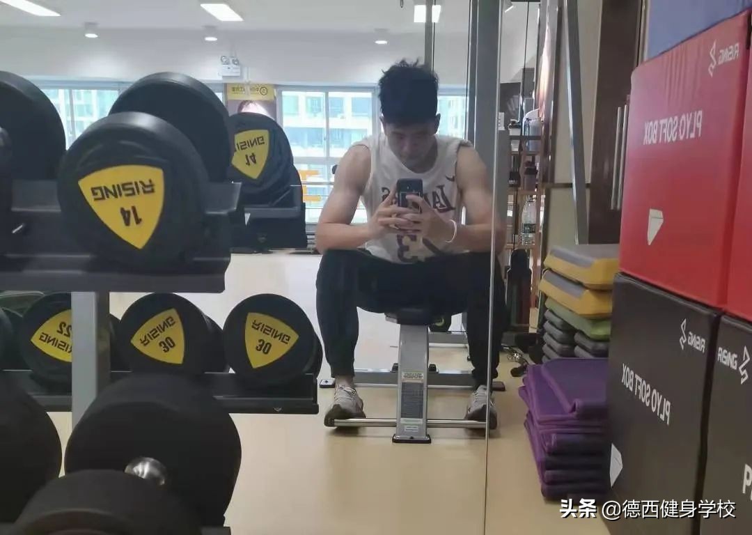 新手去健身房千万别找私教,新手健身房办私教有用吗现在