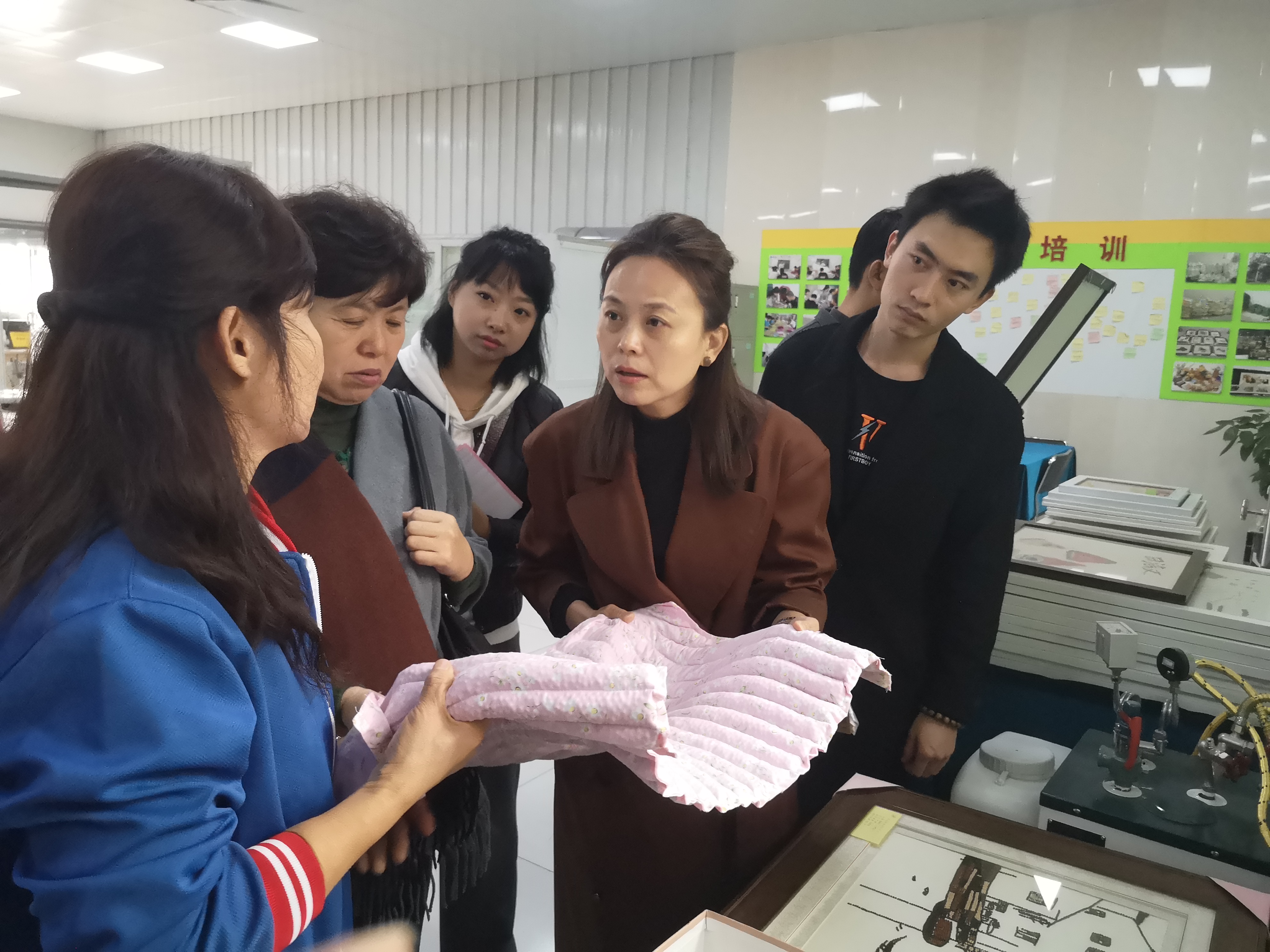 关爱星星的孩子公益活动,关爱星星的孩子点亮绚丽的星空