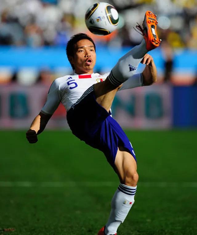 单亲妈妈踢球,单亲妈妈借200万