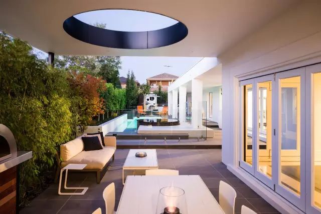 8*8米三层精致雅致别墅设计图,藏于山水间的度假别墅推荐