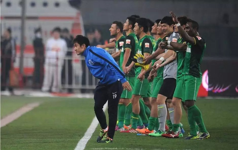 12.9世界足球日,观看足球礼仪