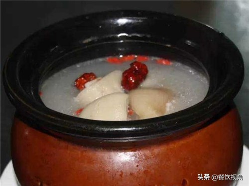 江西非遗美食瓦罐汤,江西瓦罐汤里凉拌土豆丝