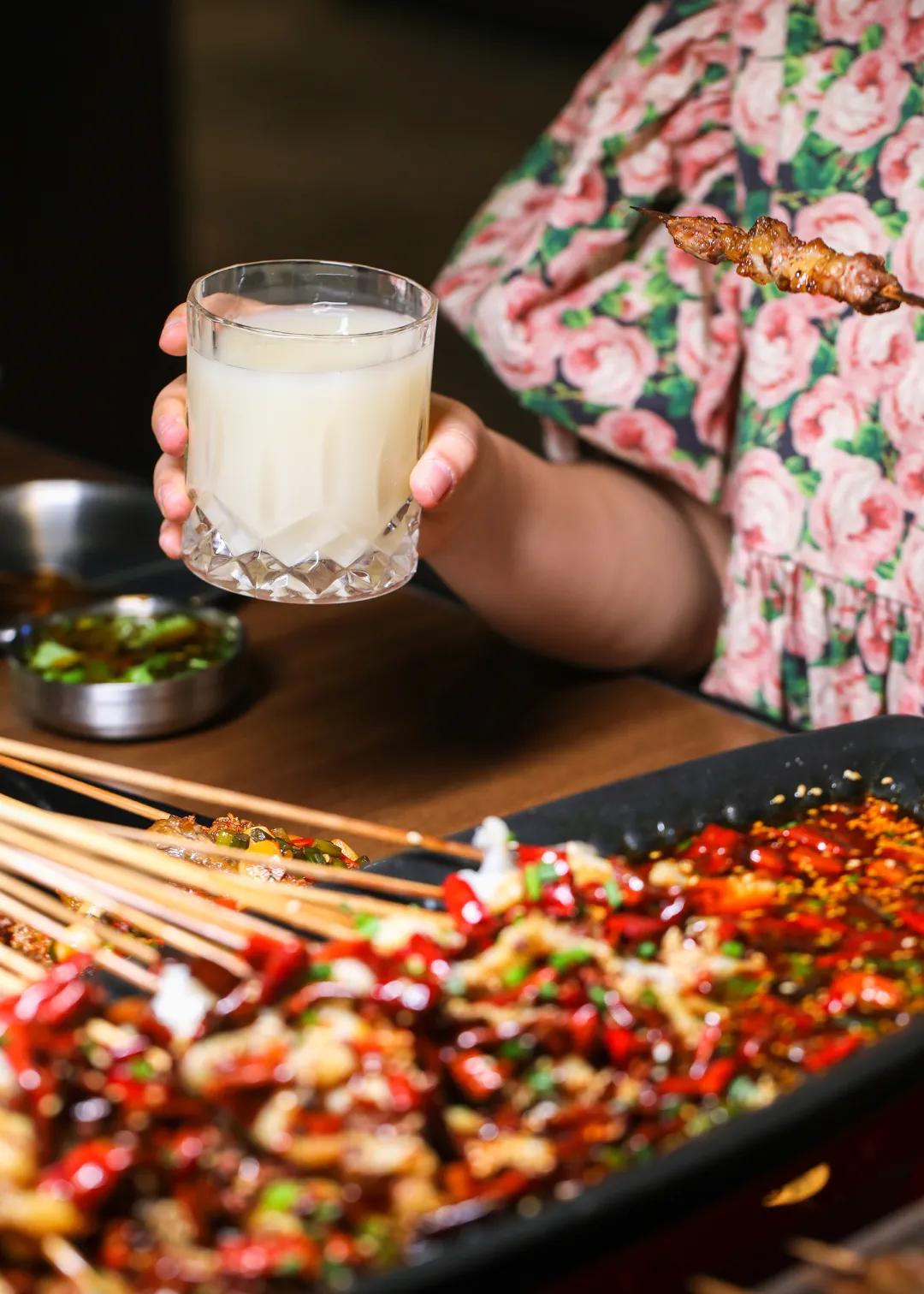 这店刚来，就要请全北京吃烧烤