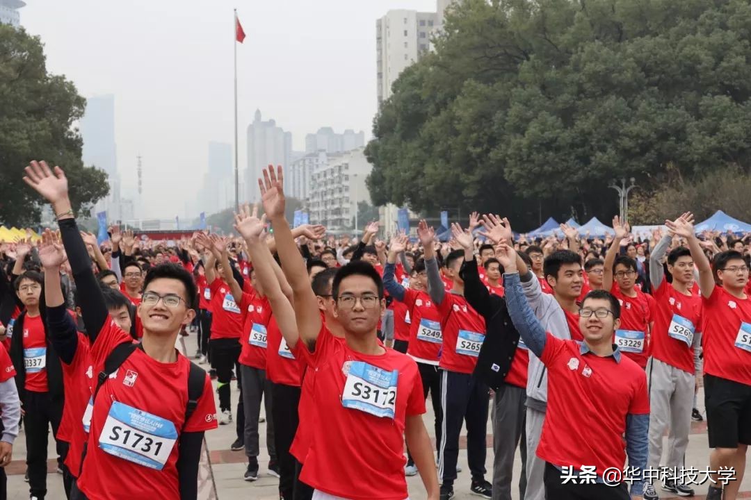 校园看跑步比赛,校园马拉松比赛