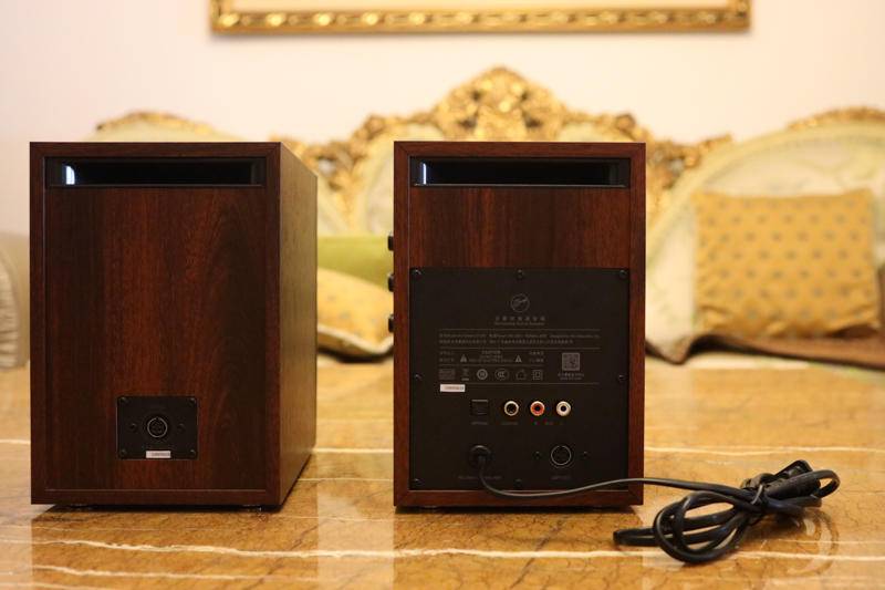 惠威d1100和漫步者s1000有什么区别,惠威d1100和漫步者r2000db对比