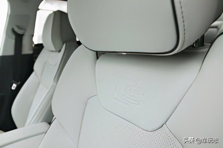 奥迪s82021款60tfsi尊贵版,2022款全新奥迪s83.0t