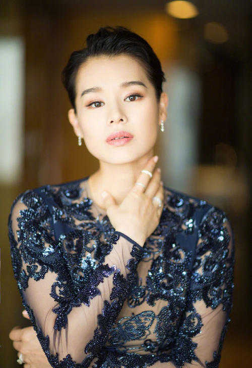 咬肌型发腮怎么改善,大脸方脸女生如何快速改变脸型