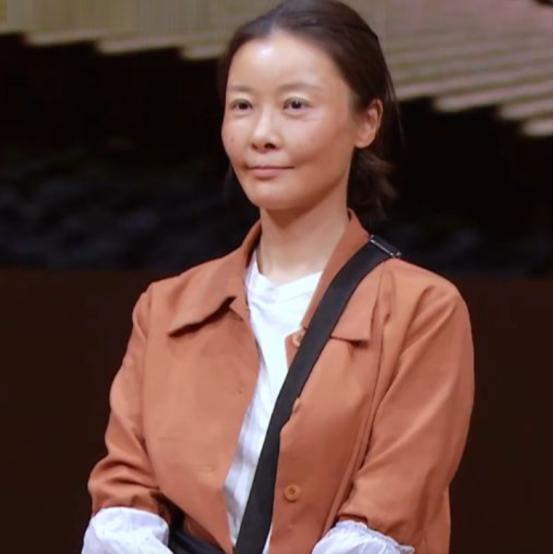 凤凰卫视女主持人柯蓝,柯蓝至今未婚