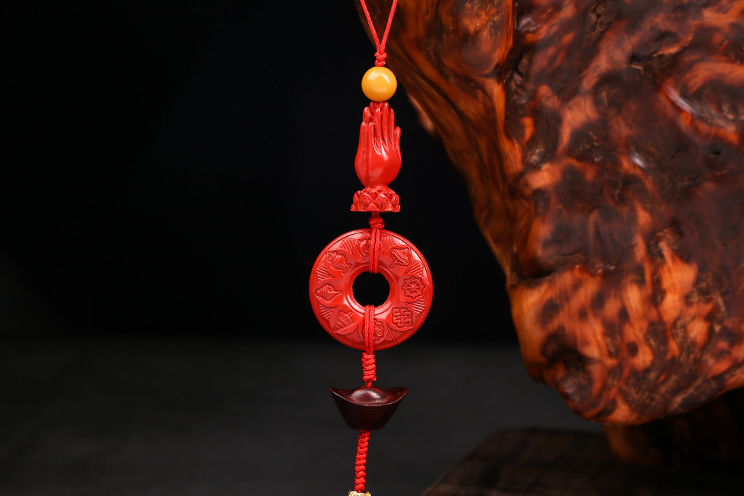 男女适合戴的朱砂首饰,朱砂吊坠佩戴搭配