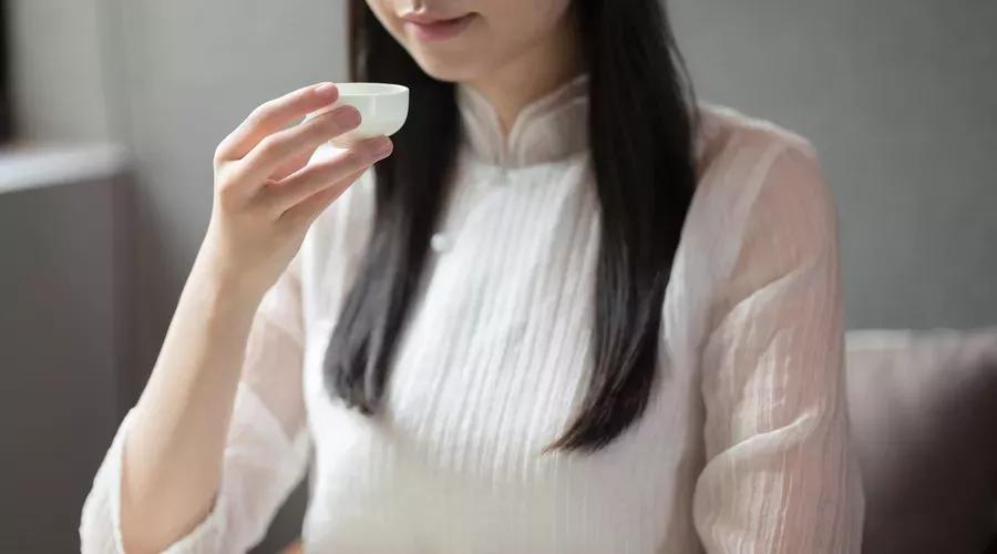 茶里的回甘生津是怎么回事,有回甘特别甜的茶