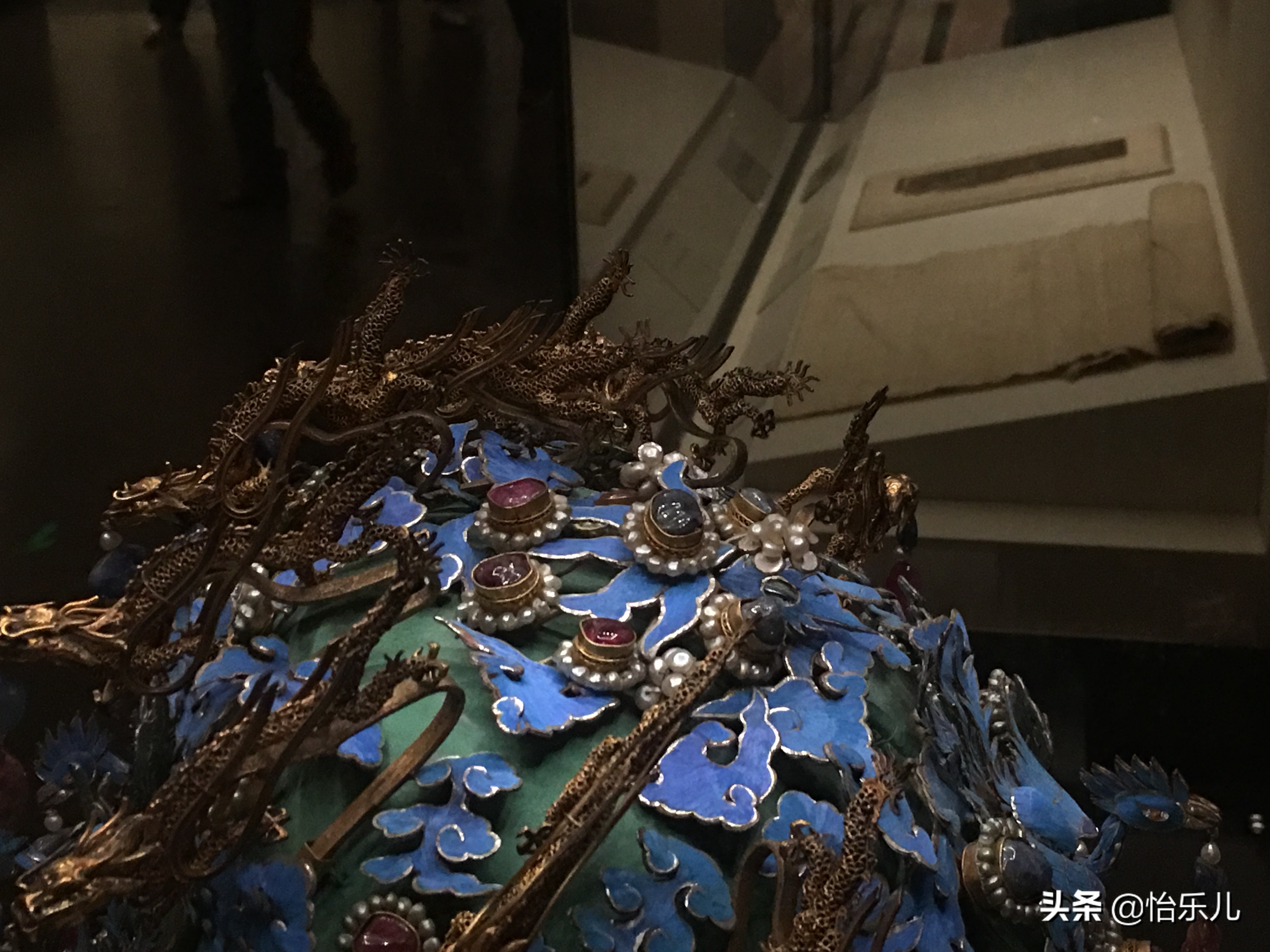 九龙九凤冠多大尺寸,九龙九凤冠在什么位置