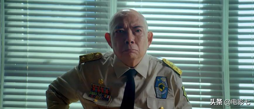 靠性感女星博眼球，东拼西凑各种笑料，这部网大，再次刷新了底线