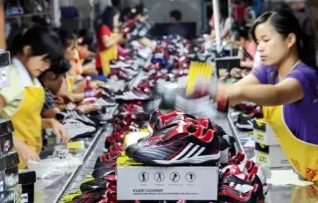 晋江系鞋企大混战,传奇从鼎盛到没落